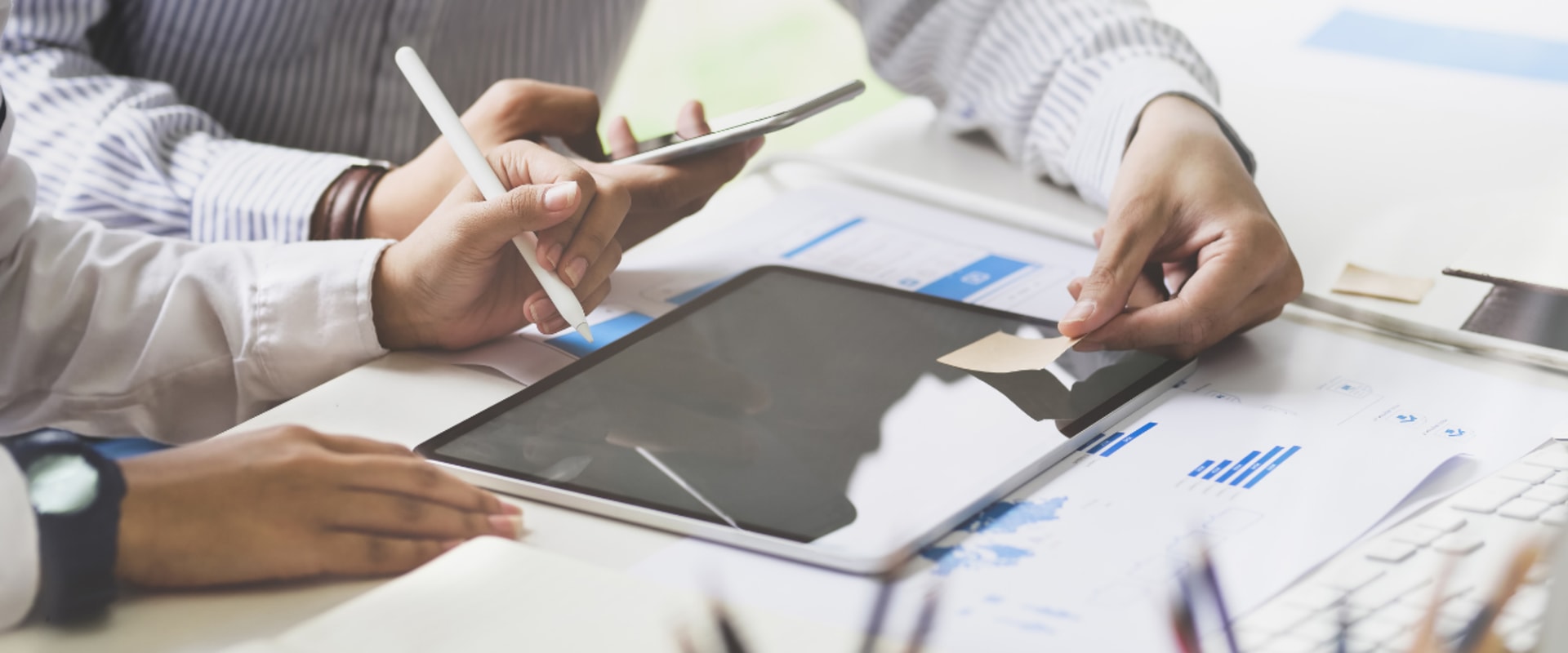What Should You Know Before Hiring a Digital Marketing Agency?